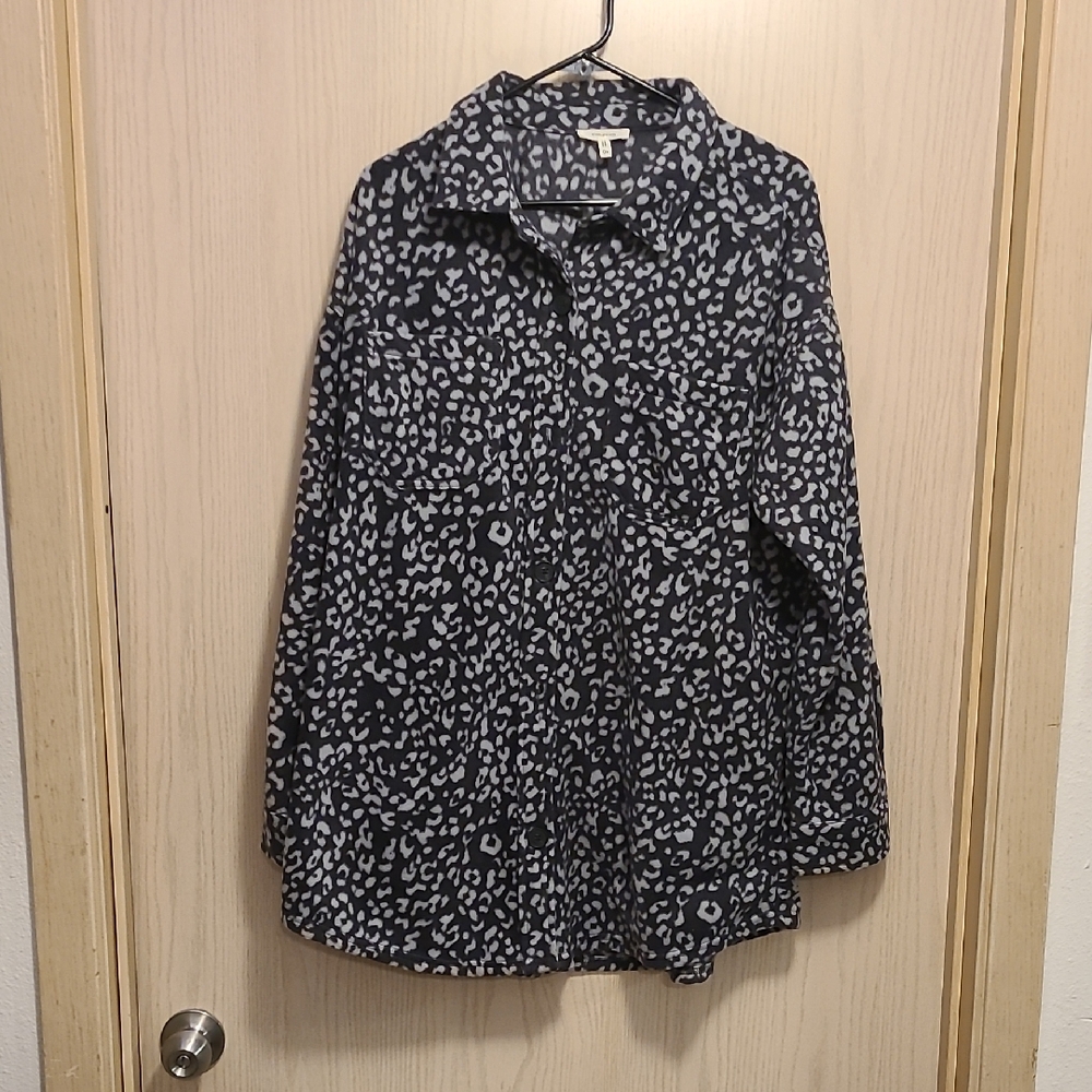 Maurices Dark Gray and Light Gray Fleece Shacket